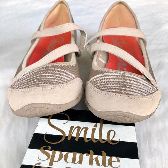 Sketchers Skid Free Sneakers Women’s Size 8 - Picture 3 of 8